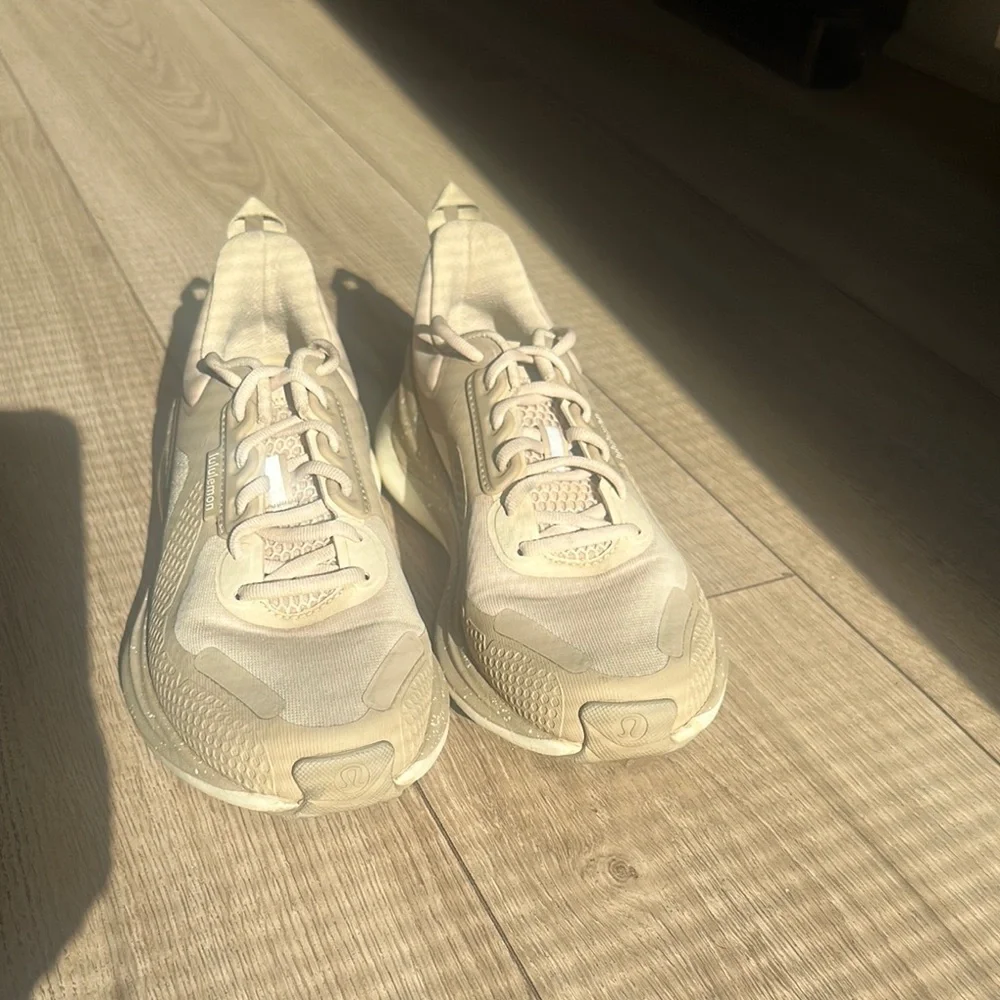 Lululemon Athletica Cream Athletic Shoes with Textured Design - Picture 3 of 4